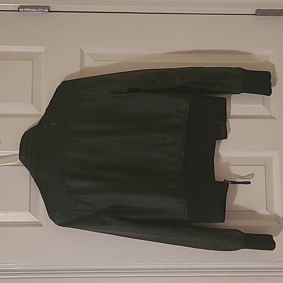 Size small faux leather jacket - Picture 3 of 3